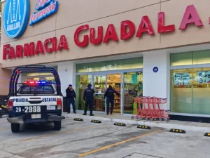 Sujeto asalta farmacia en Ruiz Cortines