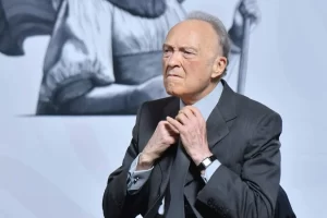 Especulan la Salida de Alejandro Gertz Manero de la FGR