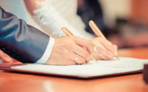 Exigen certificado de no deudor alimentario para casarse en Veracruz