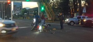 Motociclista se impacta contra automóvil en bulevar Xalapa- Banderilla