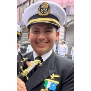 Luto en Minatitlán por marino fallecido en misión humanitaria en Texas