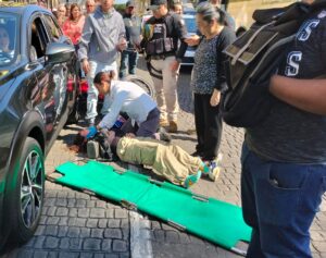 Accidente en el centro de Xalapa deja mujer gestante lesionada