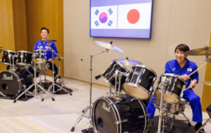 Al ritmo del k-pop presidentes de Corea del Sur y Japón terminan cumbre