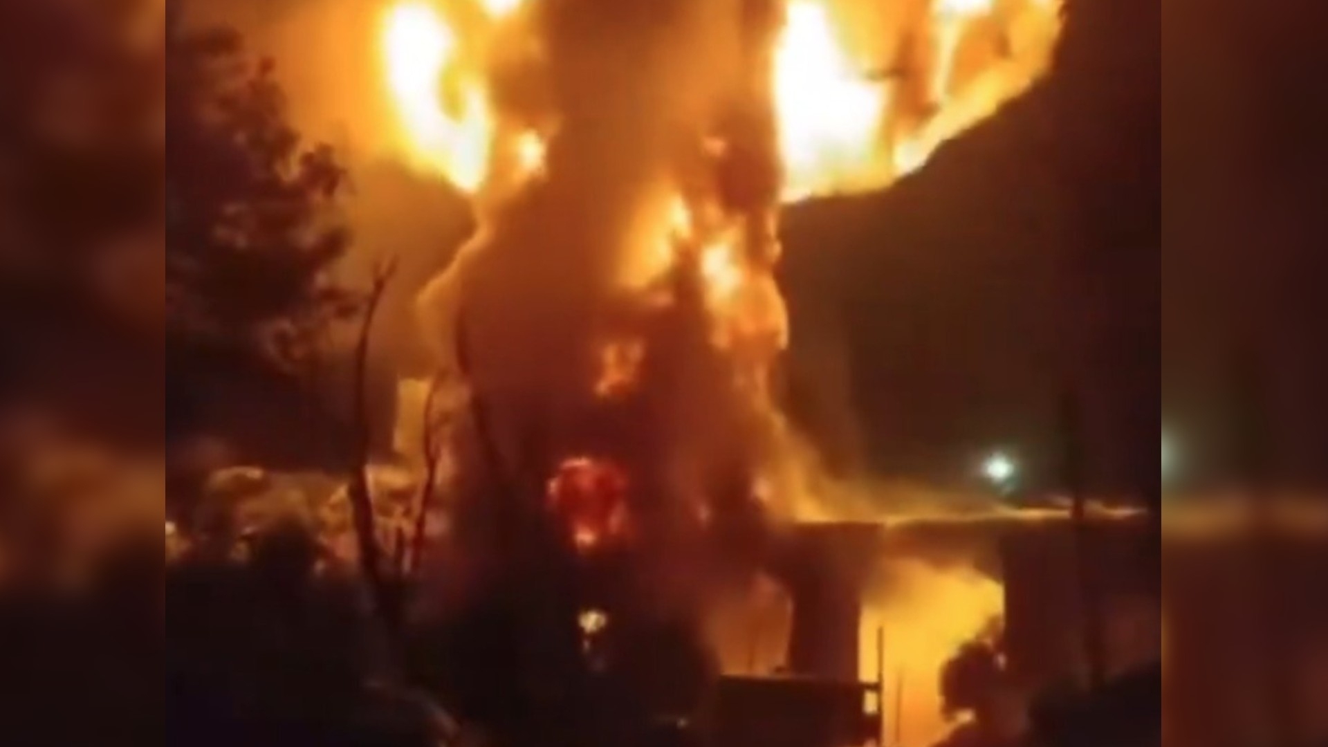 Explosión de una pipa cargada de hidrocarburo en Tulancingo, Hidalgo