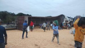 Rapiña tras accidente en la autopista Córdoba–Veracruz