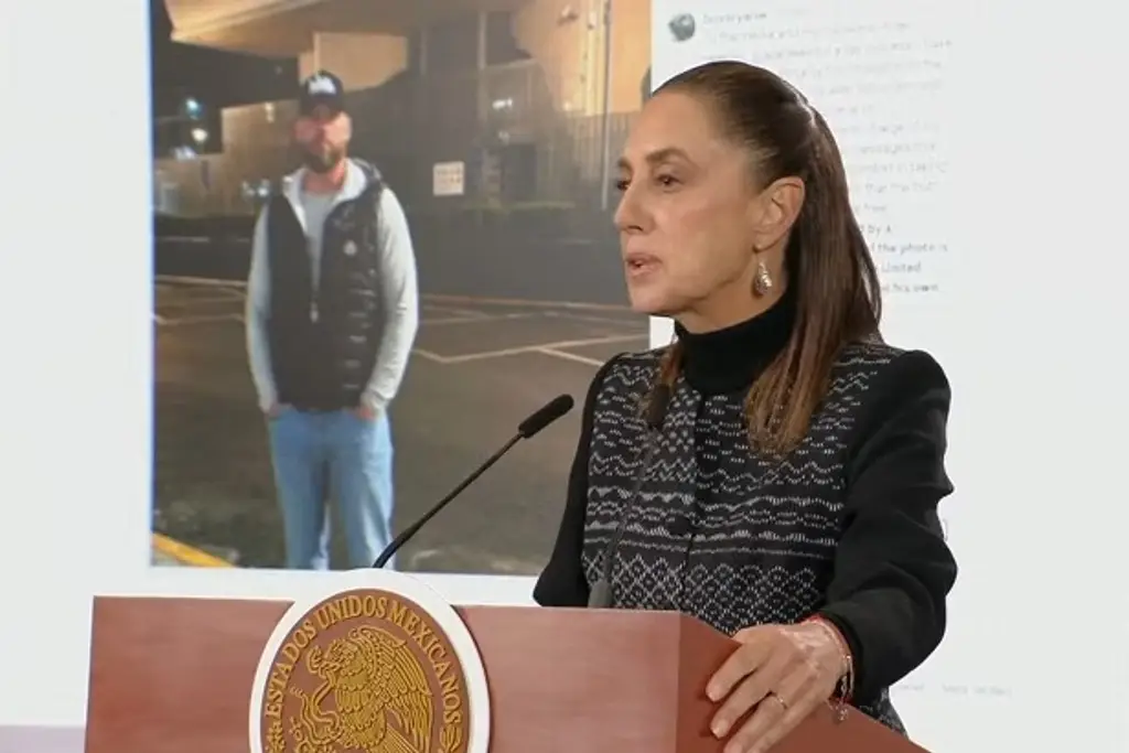 Ryan Wedding frente a la embajada de Estados Unidos en México