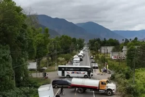 Cierran carretera Orizaba-Tehuacán por segundo día consecutivo
