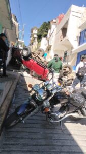 Volcadura en la colonia Benito Juárez de Xalapa provoca cierre vial