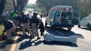 Doble accidente de motociclistas de la Policía Municipal en Xalapa