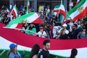 Iraníes en España celebran ofensiva de EE. UU