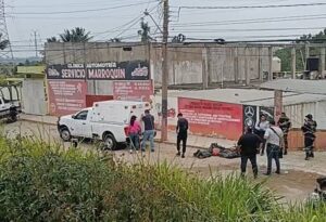 Hallan restos humanos embolsados en la colonia Coatzacoalcos; la víctima fue decapitada