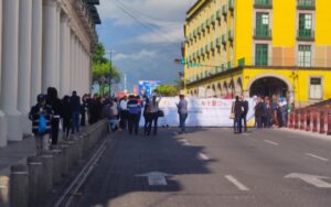 Trabajadores de Salud en Veracruz exigen certeza ante transición al IMSS-Bienestar