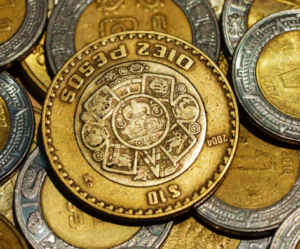 Peso retrocede ante tensión en Medio Oriente