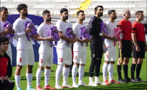 La Selección de Irán honra a víctimas infantiles