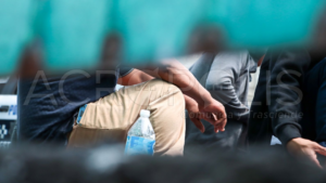  Hallan a más de 200 migrantes en tráiler dentro de corralón en Xalapa 