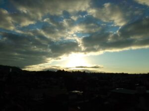 Clima en Xalapa: Lunes de bruma y descenso ligero de temperatura