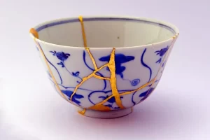 El Kintsugi y la Estética de la Imperfección: La Filosofía de la Resiliencia Humana