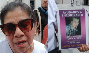 Manifestación en Plaza Lerdo: madre buscadora exige avances a 14 años de la desaparición de su hijo