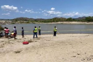 Madre e hijo ahogados; buscan a joven desaparecida