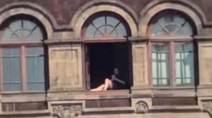 Florencia Melany Franco, la funcionaria señalada por asolearse en una ventana de Palacio Nacional