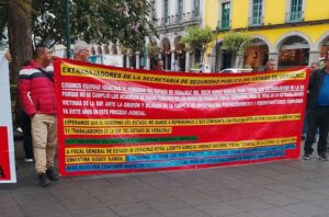 Ex policías intermunicipales bloquean Enríquez en Xalapa; exigen pagos pendientes