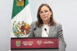 Nahle anuncia credencialización para salud universal