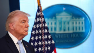 Trump anuncia avances en negociación con Irán