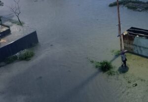 Río Cazones superó su nivel, tras intensas lluvias y generó inundaciones en Poza Rica