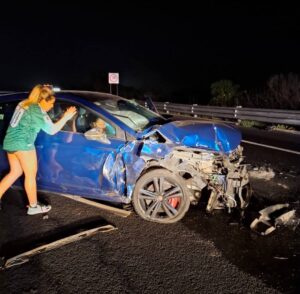Accidente en libramiento de Plan del Río moviliza a cuerpos de emergencia; ocupantes se retiran del sitio