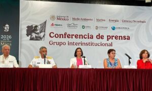 Pemex remueve a tres responsables por megafuga en ducto que contaminó costas del Golfo