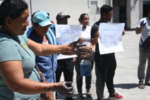 Pescadores protestan por contaminación en costas del sur de Veracruz y falta de apoyos