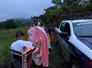 Rescatan a grupo atrapado en la sierra de San Andrés Tuxtla; reportan una víctima mortal