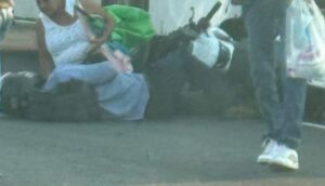 Motociclista herido tras impactarse contra autobús