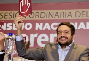 López Beltrán deja dirigencia de Morena