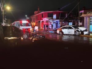 Choque entre dos vehículos moviliza a cuerpos de emergencia en Las Vigas