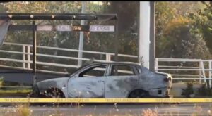 Dejan mensaje de amenaza en vehículo incendiado