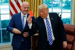 Trump logra que FIFA retire sanción a jugador de EE. UU.