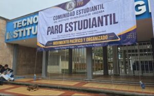 Estudiantes del Tec de Orizaba realizan paro pacífico y exigen mejoras