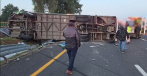 IMSS atiende a lesionados tras volcadura en México–Pachuca