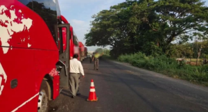 Accidente afecta circulación en La Tinaja-Cosoleacaque