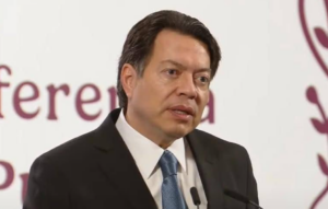 81% de maestros apoya regular celulares