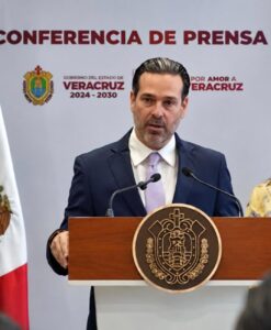 “¿Vas o no vas?” cuestionan a Tato Vega en conferencia