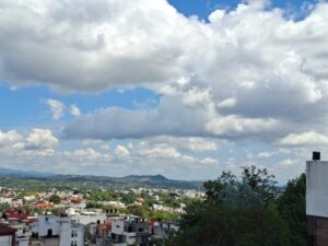 Inicia semana con calor y surada en Veracruz