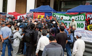 Trabajadores del IMSS convocan a marcha nacional