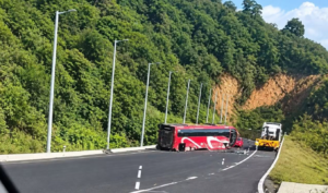 Accidente en la autopista Puebla-Orizaba deja un muerto y 14 heridos