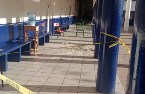 Se desprende techo en secundaria de Coatzacoalcos; hay una lesionada