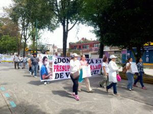 Médicos de hospitales de Xalapa protestan por desabasto de medicamentos