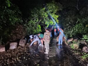 Deslave bloquea carretera Jalcomulco–Apazapan; piden evitar la zona