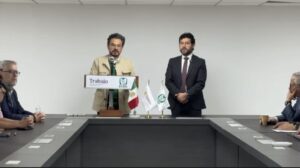 Zoé Robledo anuncia aumento global de 8% para trabajadores del IMSS